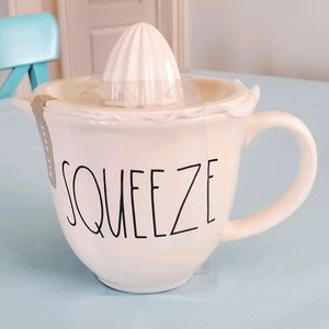 Very Hard to Find Rae Dunn Juicer - Squeeze
